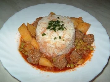 Rezept: Süliyemek - Hackbällchentopf Süliyemek - Hackbällchentopf - Rezept