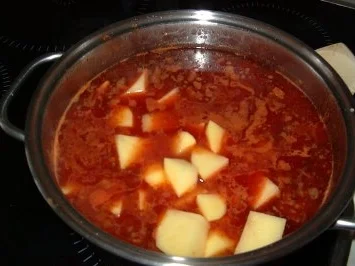 Rezept: Süliyemek - Hackbällchentopf Bild Nr. 3 Süliyemek - Hackbällchentopf - Rezept - Bild Nr. 3