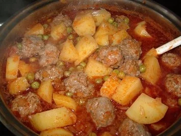 Rezept: Süliyemek - Hackbällchentopf Bild Nr. 5 Süliyemek - Hackbällchentopf - Rezept - Bild Nr. 5