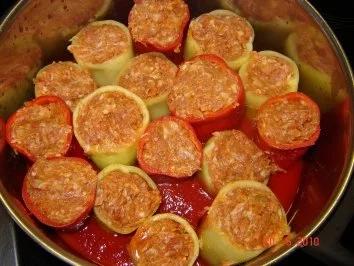 Rezept: Fleisch : gefüllte Paprika Bild Nr. 8 Fleisch : gefüllte Paprika - Rezept - Bild Nr. 8