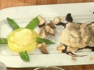 Kalbsblankett mit Zuckerschoten, Pilzen und gefülltem Kohlrabi (Elke Koska) - Rezept