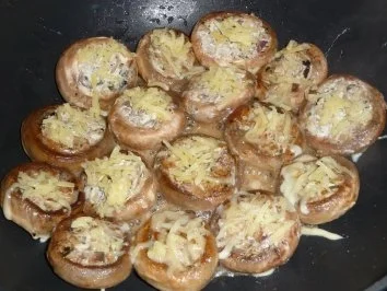 Rezept: Champignons gefüllt Bild Nr. 2 Champignons gefüllt - Rezept - Bild Nr. 2