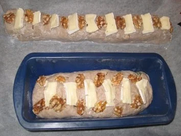 Rezept: Walnuß-Camembert- Brot mit Weintrauben Bild Nr. 8 Walnuß-Camembert- Brot mit Weintrauben - Rezept - Bild Nr. 8
