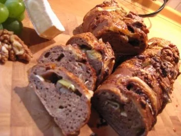 Rezept: Walnuß-Camembert- Brot mit Weintrauben Bild Nr. 11 Walnuß-Camembert- Brot mit Weintrauben - Rezept - Bild Nr. 11