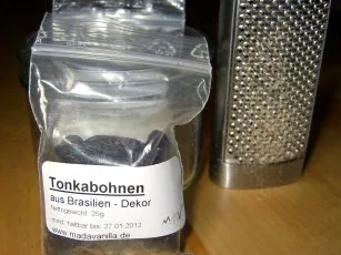 Tonka-Griesklöße auf Himbeerspiegel - Rezept - Bild Nr. 2