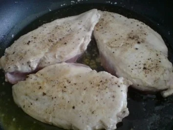 Hähnchenbrustfilets mit Kräuterkruste auf Buttergemüse - Rezept - Bild Nr. 4