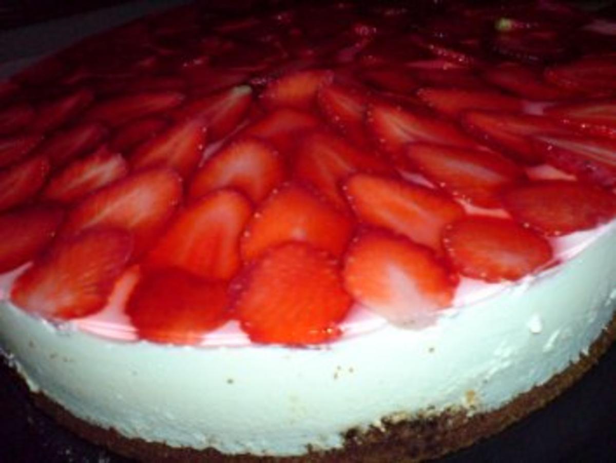 Erdbeer-Rhabarber-Torte - Rezept - Bild Nr. 3