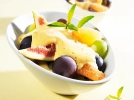 Amaretto Zabaglione mit Früchten - Rezept