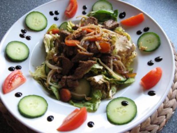 Grüner Salat mit Asia-Topping - Rezept - kochbar.de