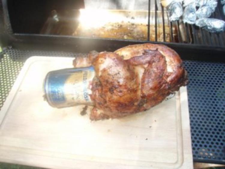 Bierdosen Hähnchen mit Knoblauch und Oregano, dazu Folienkartoffeln und ...