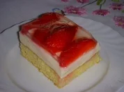 HOLUNDER-SCHNITTEN MIT ERDBEEREN - Rezept