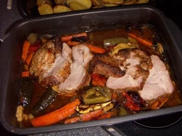 Rezept: Schweinebraten "Greek" mit Schmorgemüse und Rosmarinkartoffel Bild Nr. 4 Schweinebraten "Greek" mit Schmorgemüse und Rosmarinkartoffel - Rezept - Bild Nr. 4