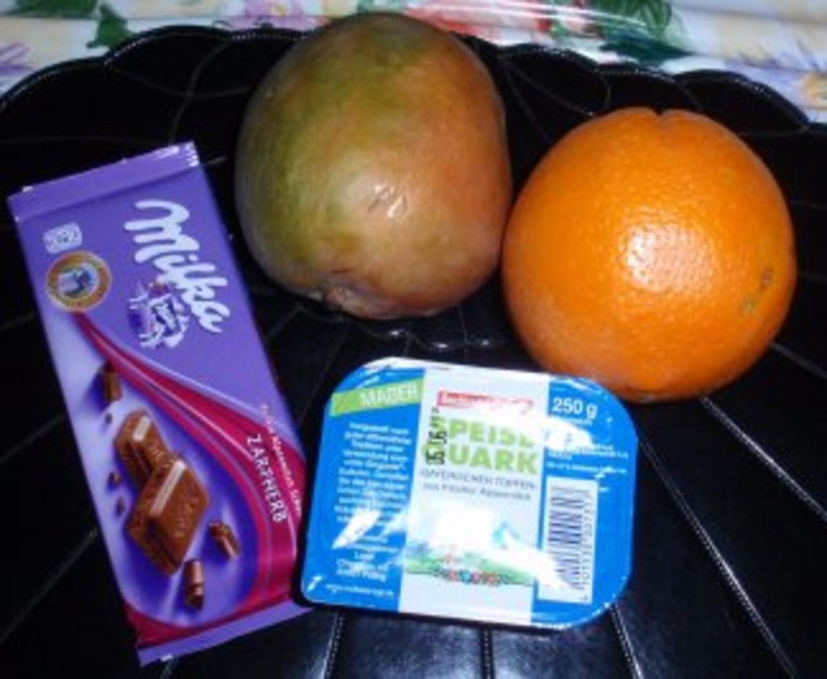 Mango-Quark-Halbgefrorenes mit Schoko-Orangenstücke - Rezept - kochbar.de