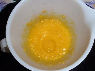 Mango-Quark-Halbgefrorenes mit Schoko-Orangenstücke - Rezept - Bild Nr. 3