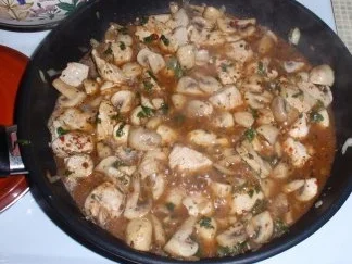 Rezept: Champignon-Putengeschnetzeltes mit Spaghetti Bild Nr. 5 Champignon-Putengeschnetzeltes mit Spaghetti - Rezept - Bild Nr. 5