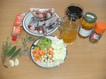 Fleisch: Ochsenschwanzragout mit Kräutern und Pfifferlingen - Rezept - Bild Nr. 2