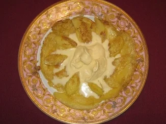 Apfelpfannkuchen mit Apfeleis - Rezept
