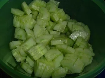 Rezept: Gurken-Schafskäse-Salat Bild Nr. 2 Gurken-Schafskäse-Salat - Rezept - Bild Nr. 2