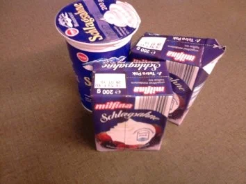 Rezept: Biskuitrolle mit Schoko-Sahne Bild Nr. 6 Biskuitrolle mit Schoko-Sahne - Rezept - Bild Nr. 6