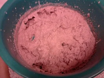 Rezept: Biskuitrolle mit Schoko-Sahne Bild Nr. 7 Biskuitrolle mit Schoko-Sahne - Rezept - Bild Nr. 7