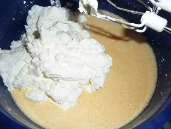 Rezept: Quark-Apfelkuchen "Himmelfahrt" Bild Nr. 14 Quark-Apfelkuchen "Himmelfahrt" - Rezept - Bild Nr. 14