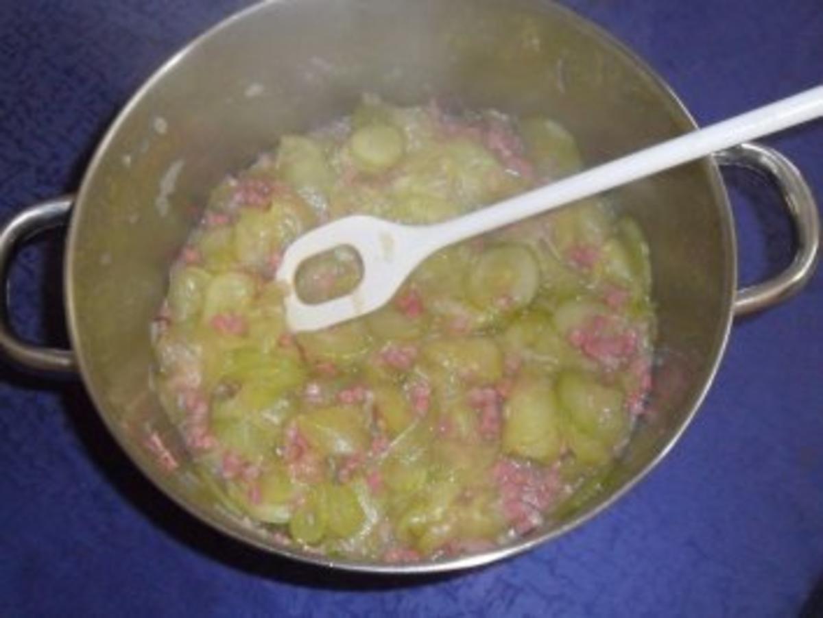 Kartoffelsalat mit Gurke ("Gugummere-Salat") - Rezept - Bild Nr. 4