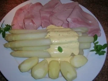 Spargel, Schinken und selbstgemachte Sauce Hollandaise -klassisch-meine 1952 Variante - Rezept