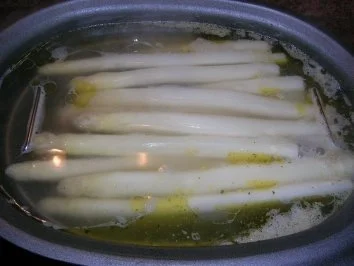 Spargel, Schinken und selbstgemachte Sauce Hollandaise -klassisch-meine 1952 Variante - Rezept - Bild Nr. 4