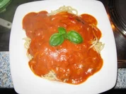 Spaghetti mit Tomatensoße - Rezept