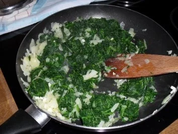 Pizza mit Thunfisch und Blattspinat - Rezept - Bild Nr. 2