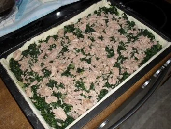 Pizza mit Thunfisch und Blattspinat - Rezept - Bild Nr. 5