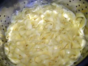 Tagiatelle mit pikanter Flusskrebssauce - Rezept - Bild Nr. 3