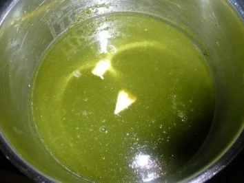 Rezept: SUPPE/GEMÜSE:Spinatsuppe mit gebratenem Spargel Bild Nr. 2 SUPPE/GEMÜSE:Spinatsuppe mit gebratenem Spargel - Rezept - Bild Nr. 2