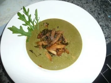 Rezept: SUPPE/GEMÜSE:Spinatsuppe mit gebratenem Spargel Bild Nr. 4 SUPPE/GEMÜSE:Spinatsuppe mit gebratenem Spargel - Rezept - Bild Nr. 4