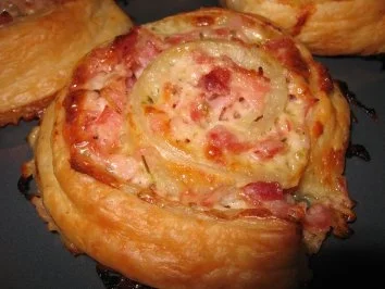 Rezept: Pikante Dinkel-Blätterteigröllchen Bild Nr. 4 Pikante Dinkel-Blätterteigröllchen - Rezept - Bild Nr. 4