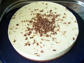 Rezept: Backen: Weiße Schoko-Trüffel-Torte Bild Nr. 3 Backen: Weiße Schoko-Trüffel-Torte - Rezept - Bild Nr. 3