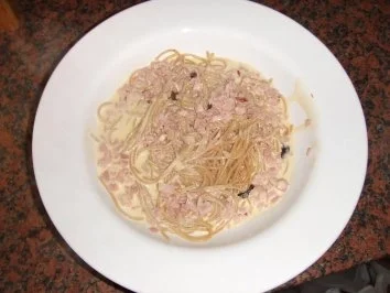 Rezept: Vollkornspaghetti mit Käse-Sahne-Sauce Vollkornspaghetti mit Käse-Sahne-Sauce - Rezept