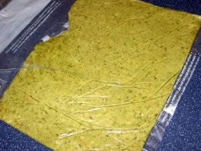 Hähnchenbrust unter Pestokruste mit pfeffriger Erdbeersauce - Rezept - Bild Nr. 3