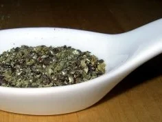 Hähnchenbrust unter Pestokruste mit pfeffriger Erdbeersauce - Rezept - Bild Nr. 6