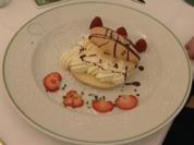 Biskuitblüten an Orangensahne - Rezept