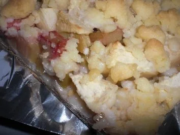 Rezept: Rhabarber-Streuselkuchen Bild Nr. 2 Rhabarber-Streuselkuchen - Rezept - Bild Nr. 2