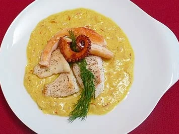 Petersfisch und Octopusscheiben an Safransoße - Rezept