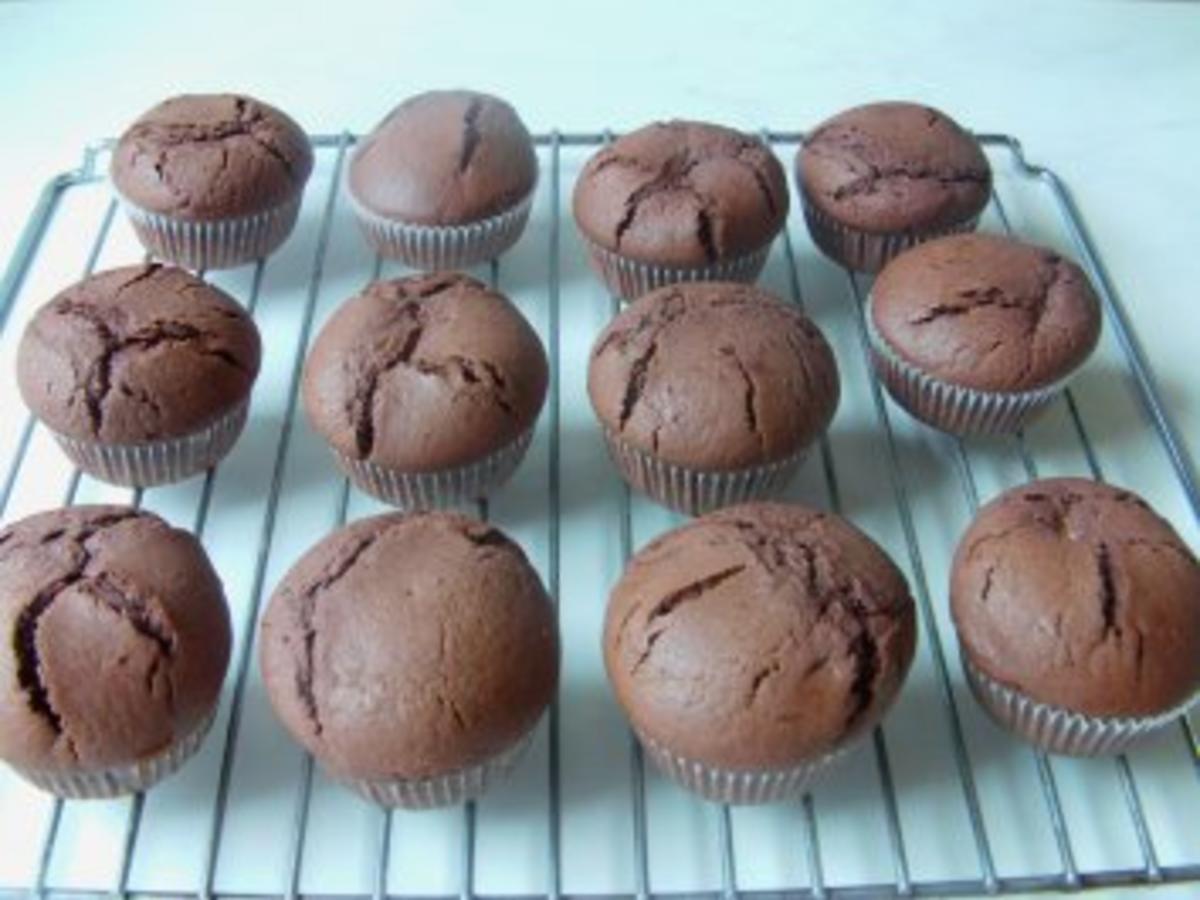 Cremegefüllte Schoko-Muffins - Rezept mit Bild - kochbar.de