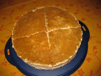 Erdbeerquarktorte mit Karamellguss - Rezept