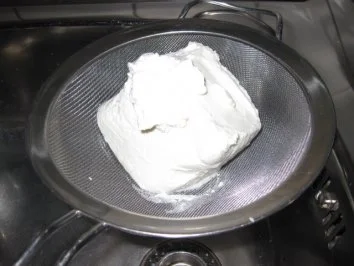 Erdbeerquarktorte mit Karamellguss - Rezept - Bild Nr. 2