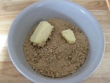 Erdbeerquarktorte mit Karamellguss - Rezept - Bild Nr. 5