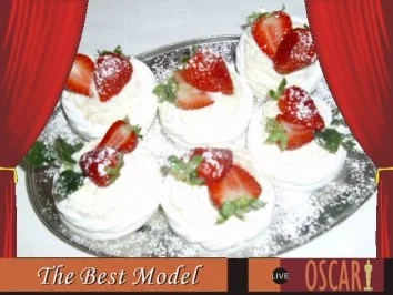 Baiserschälchen mit Erdbeeren - Rezept