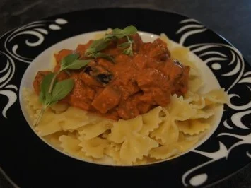 Rezept: Farfalle mit Auberginen-Frischkäse-Sauce Farfalle mit Auberginen-Frischkäse-Sauce - Rezept