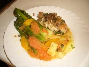 Hähnchenbrust mit grünen Spargel und Orangen-Graphefruitbutter - Rezept - Bild Nr. 4