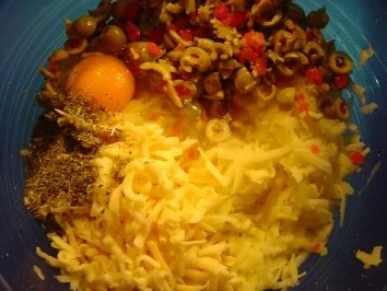 "Glitscher" mit Oliven und Käse - Rezept - Bild Nr. 3